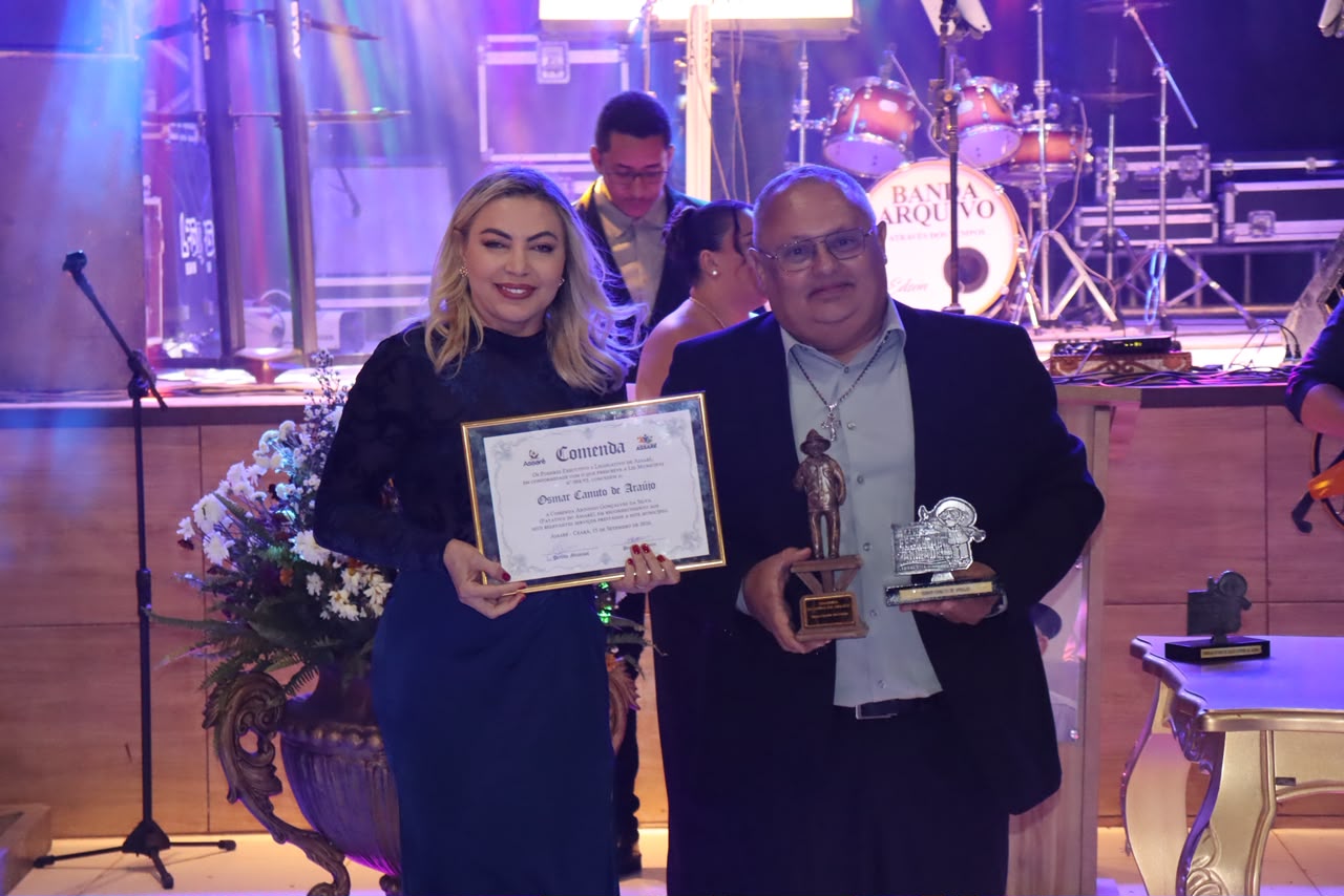 Associado do Sinsempece, Osmar Canuto de Araújo, é homenageado com Comenda “Antônio Gonçalves da Silva (Patativa do Assaré)”